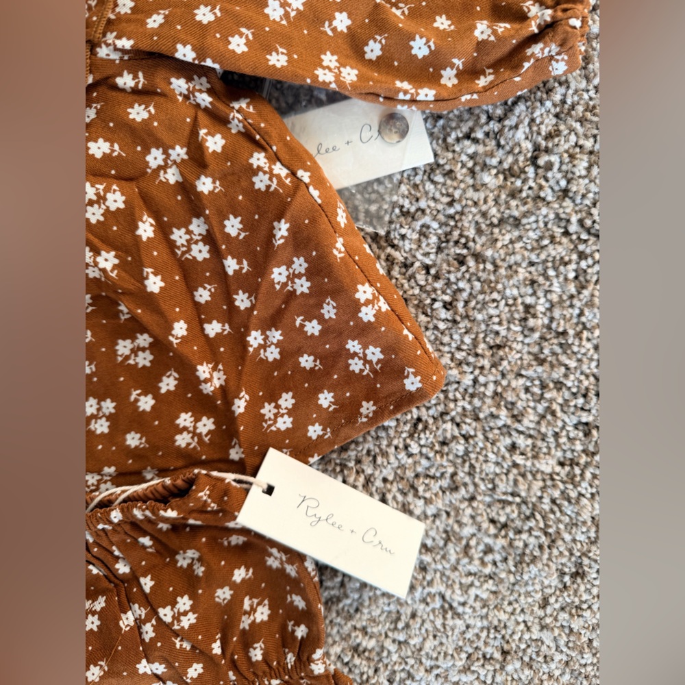 NWT Rylee + Cru Brown Floral Ruffle set - Picture 2 of 3
